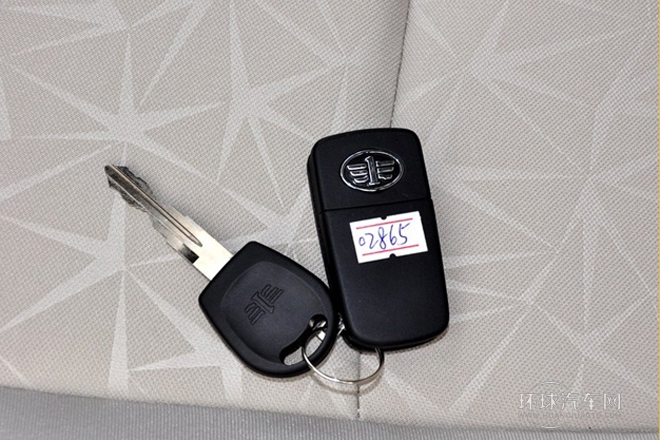 2014款 1.3L 手動豪華型