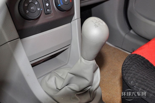 2014款 1.0L 手動(dòng)標(biāo)準(zhǔn)型