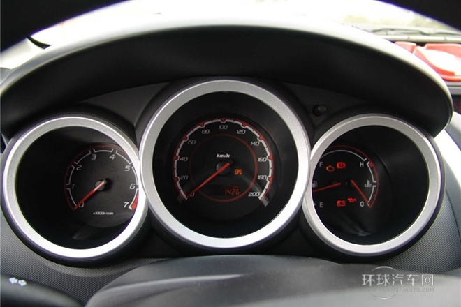 2014款 1.4L 手動天窗導(dǎo)航版 國V