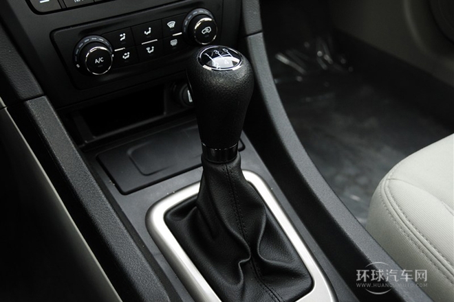 2014款 1.5L 手動(dòng)標(biāo)準(zhǔn)版