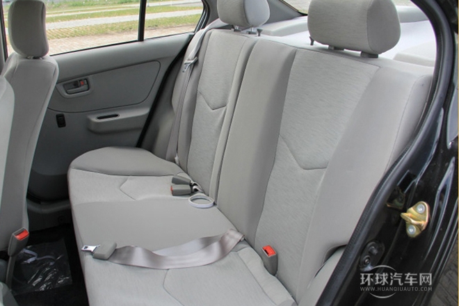 2013款 1.3L 手動(dòng)標(biāo)準(zhǔn)型