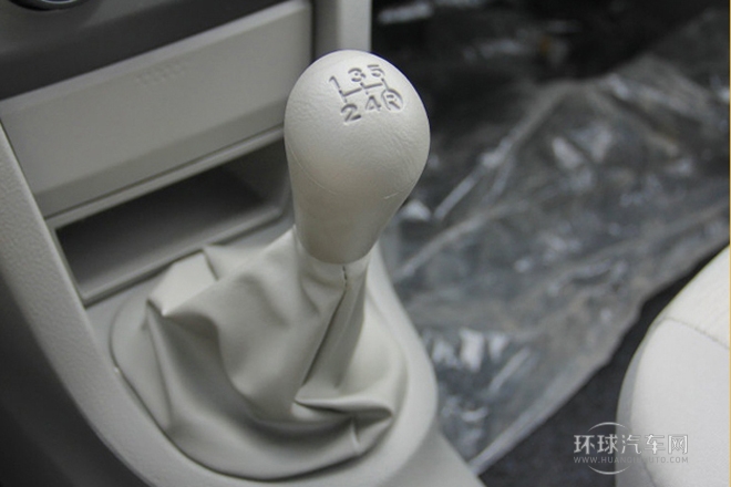 2013款 1.3L 手動(dòng)標(biāo)準(zhǔn)型