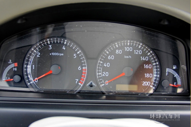 2013款 1.3L 手動(dòng)標(biāo)準(zhǔn)型