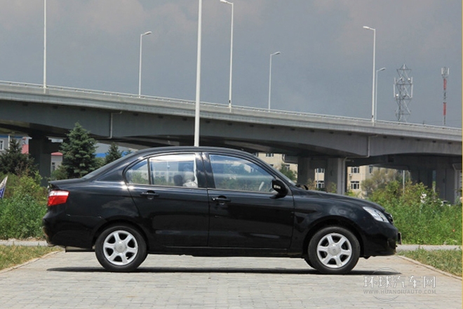 2013款 1.3L 手動(dòng)標(biāo)準(zhǔn)型