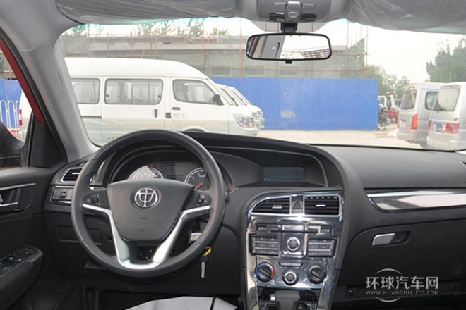 2012款 1.5T 自動兩驅尊貴型