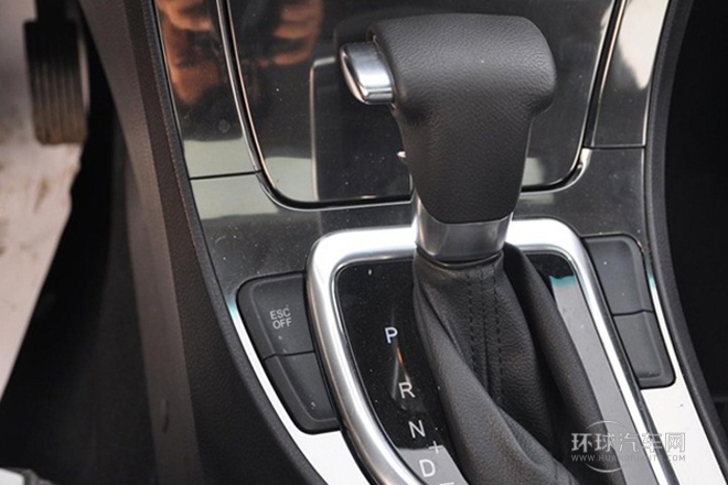 2012款 1.5T 自動(dòng)兩驅(qū)尊貴型