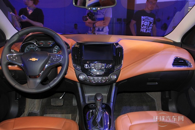 2015款 1.5L 手動時尚版