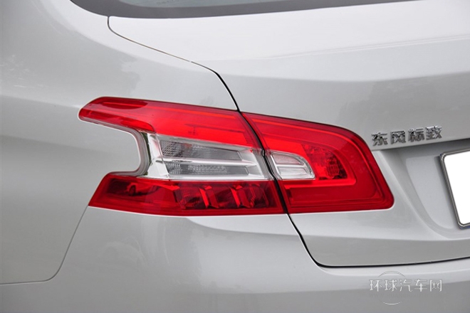 2014款 1.8L 自動領(lǐng)先版