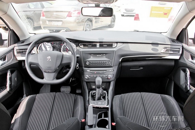 2014款 1.8L 自動領(lǐng)先版