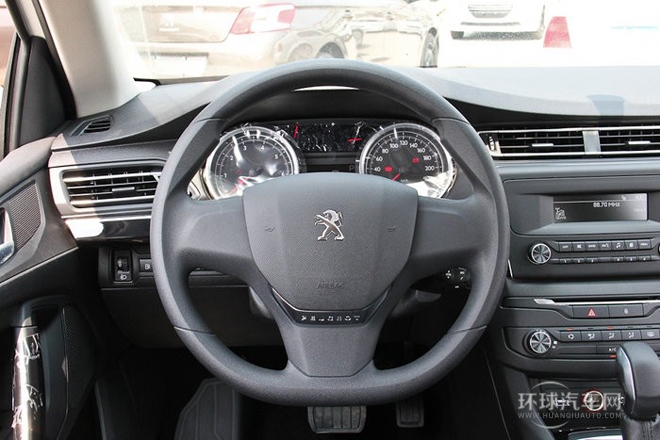 2014款 1.8L 自動領(lǐng)先版