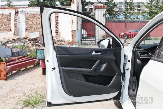 2014款 1.8L 自動(dòng)領(lǐng)先版