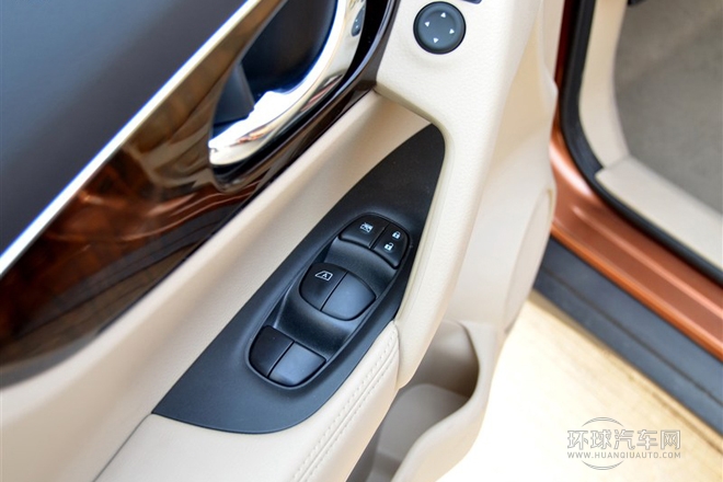 2014款 2.5L CVT至尊版 4WD