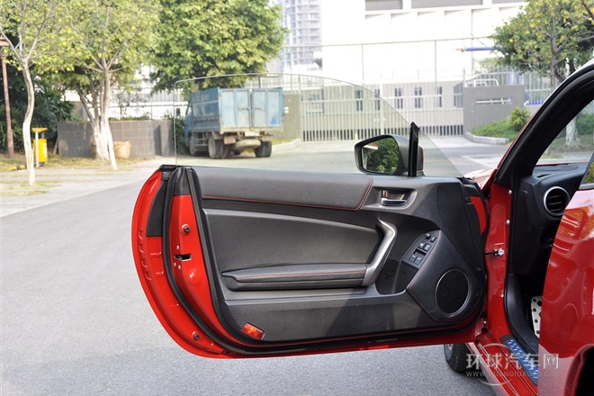 2013款 2.0L 手動豪華型