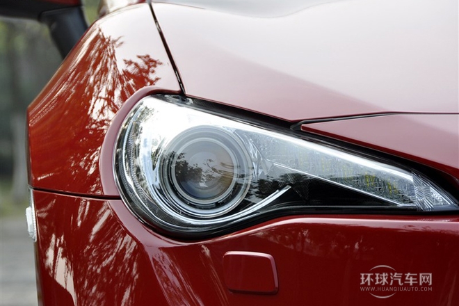 2013款 2.0L 手動豪華型