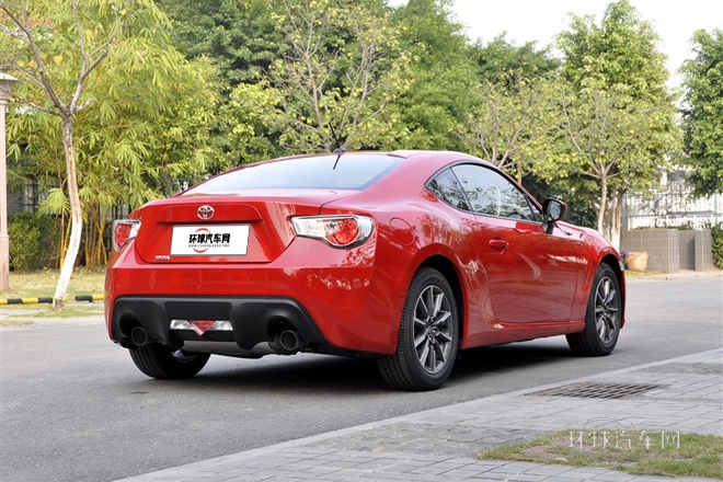 2013款 2.0L 手動豪華型