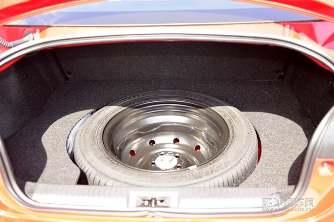 2013款 2.0L 自動豪華型