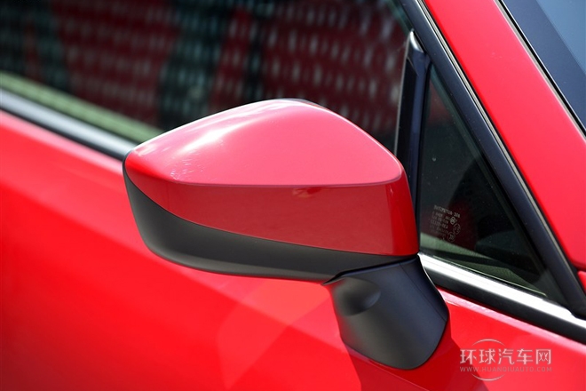 2013款 2.0L 自動豪華型