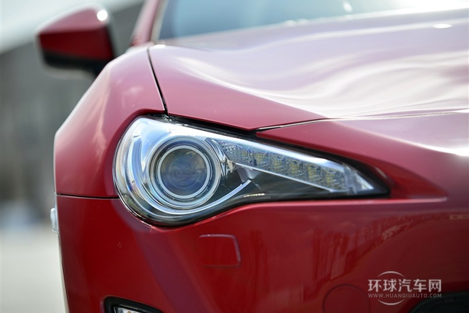 2013款 2.0L 自動豪華型