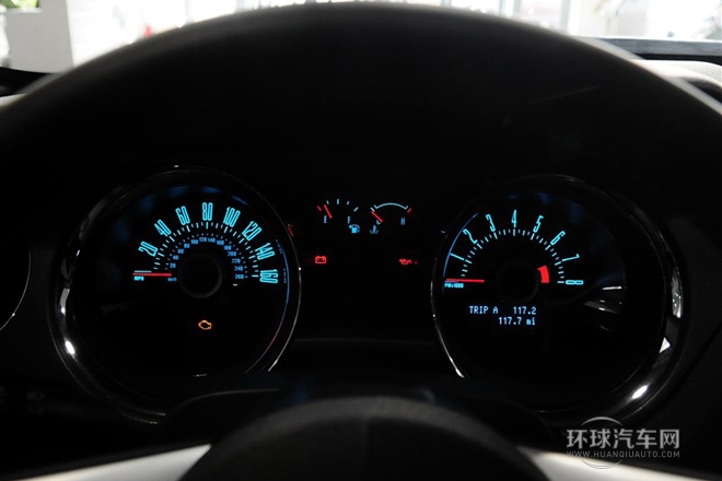 2013款 5.0L GT自動(dòng)標(biāo)準(zhǔn)型
