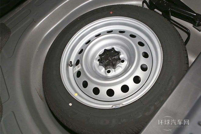 2013款 1.8L 自動(dòng)尊貴型