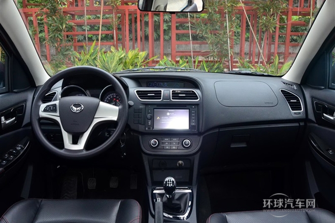 2014款 1.5L 手動尊貴型