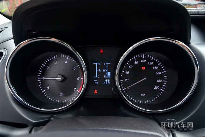 2014款 1.5L 手動尊貴型