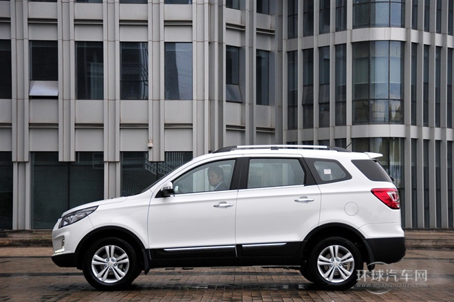 2014款 1.8L 尊貴型