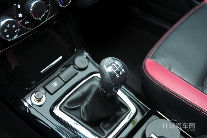 2014款 1.8L 尊貴型