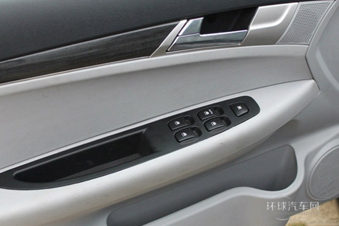 2011款 Wagon 2.0L 手動舒適型