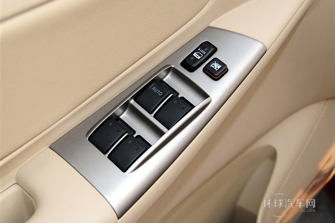 2013款 1.6L 自動豪華版