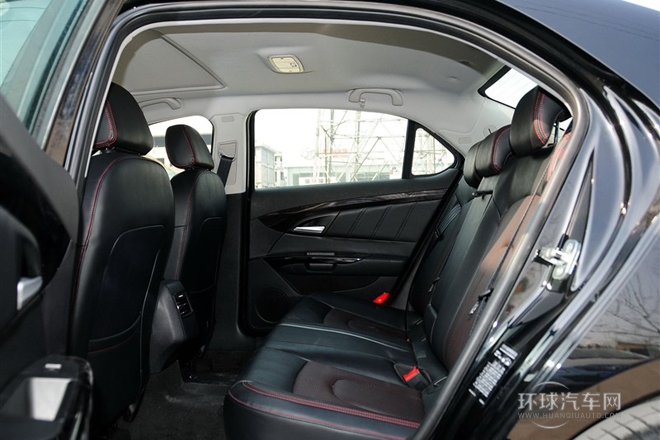 2013款 1.8T 政務版