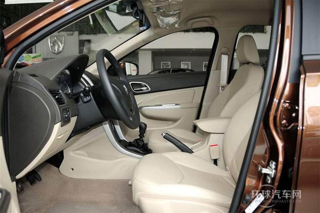 2013款1.5L手動   進取型