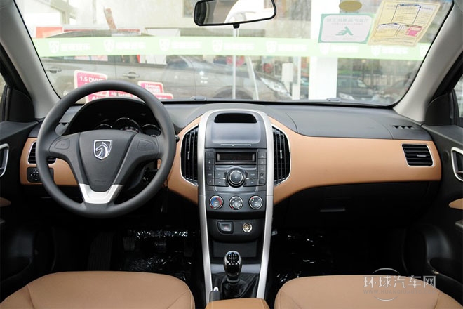 2013款1.5L手動   進取型