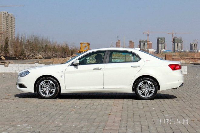 2013款 2.0T 時(shí)尚版