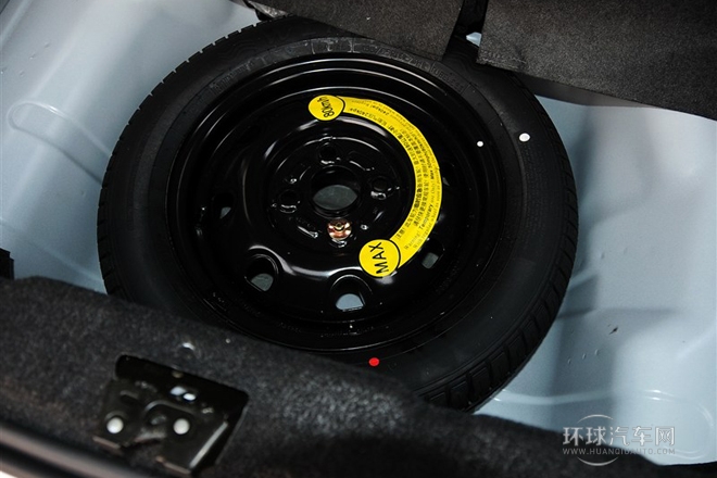 2012款 1.0L IMT導(dǎo)航版 國(guó)V