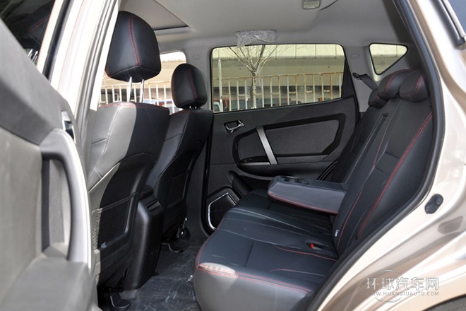 2014款 2.0L 手動尊貴型