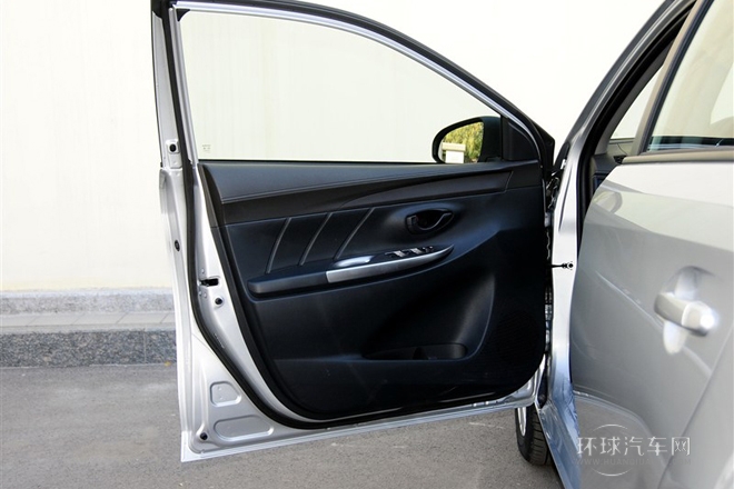 2014款 1.3L 自動智尚版