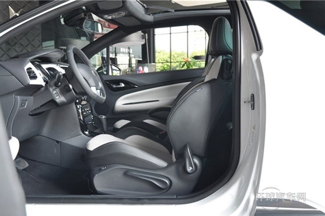 2013款 1.6L 風尚敞篷版