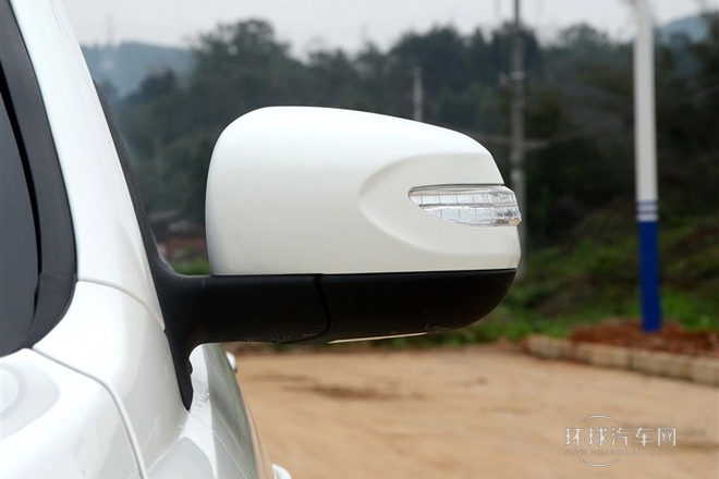 2014款 2.0L 自動尊貴型