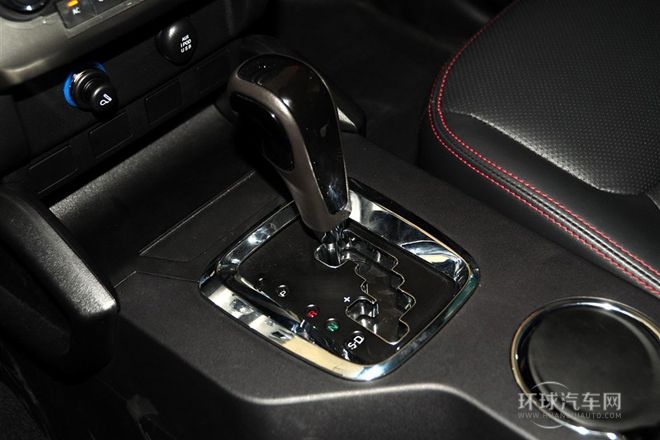 2014款 2.4L 自動尊貴型