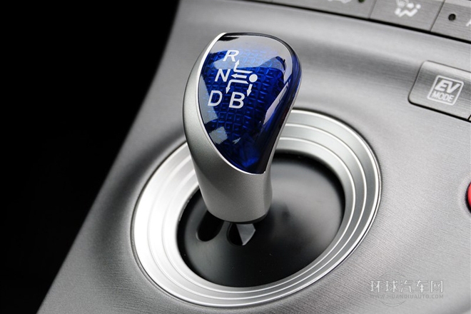 2012款 1.8L 豪華版