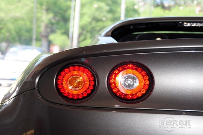 2011款 1.8L R標(biāo)準(zhǔn)版