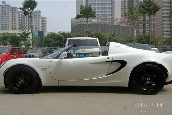 2011款 1.8L R標(biāo)準(zhǔn)版