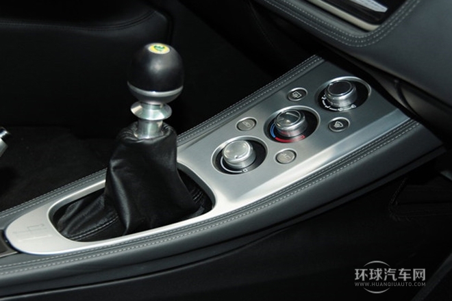 2011款 3.5 V6四座標準版