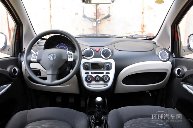 2012款 1.0L 手動(dòng)導(dǎo)航版