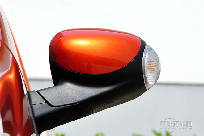 2012款 1.0L 手動(dòng)導(dǎo)航版