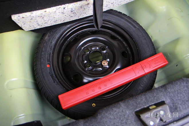 2012款 1.0L 手動(dòng)親情版 國(guó)IV