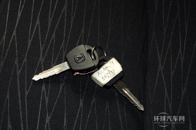 2012款 1.0L 手動親情版 國V