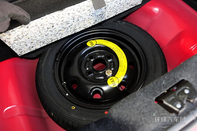 2012款 1.0L 手動(dòng)時(shí)尚版 國(guó)V