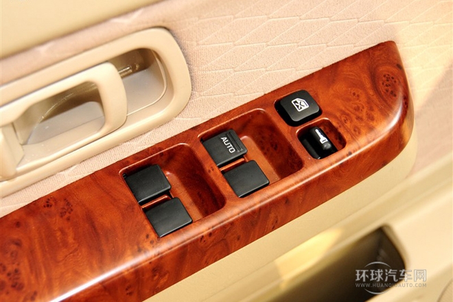 2011款 2.4L汽油兩驅標準型